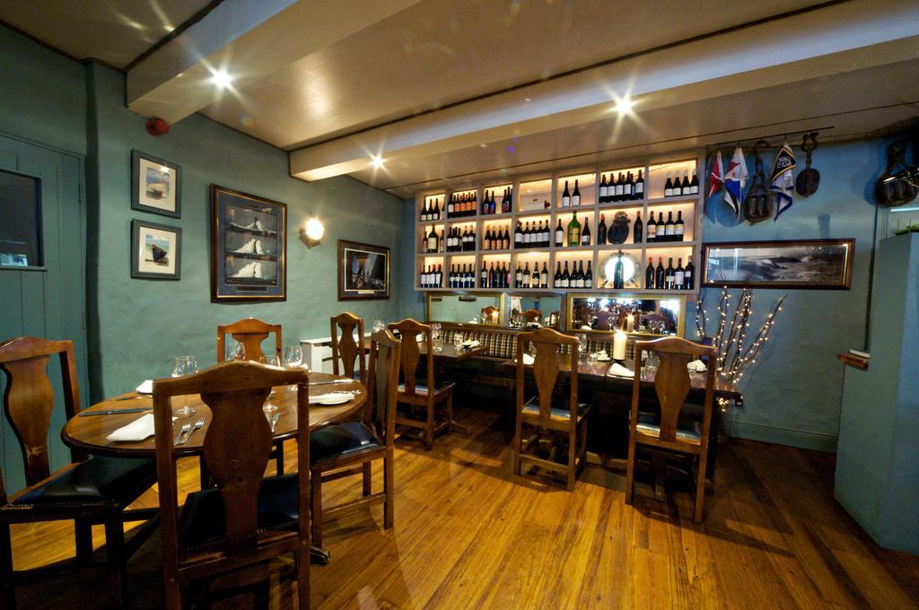 Quinlan & Cooke Boutique Townhouse And Qcs Seafood Restaurant Otel Cahersiveen Dış mekan fotoğraf