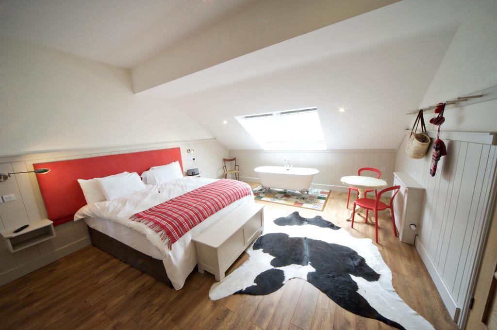 Quinlan & Cooke Boutique Townhouse And Qcs Seafood Restaurant Otel Cahersiveen Oda fotoğraf